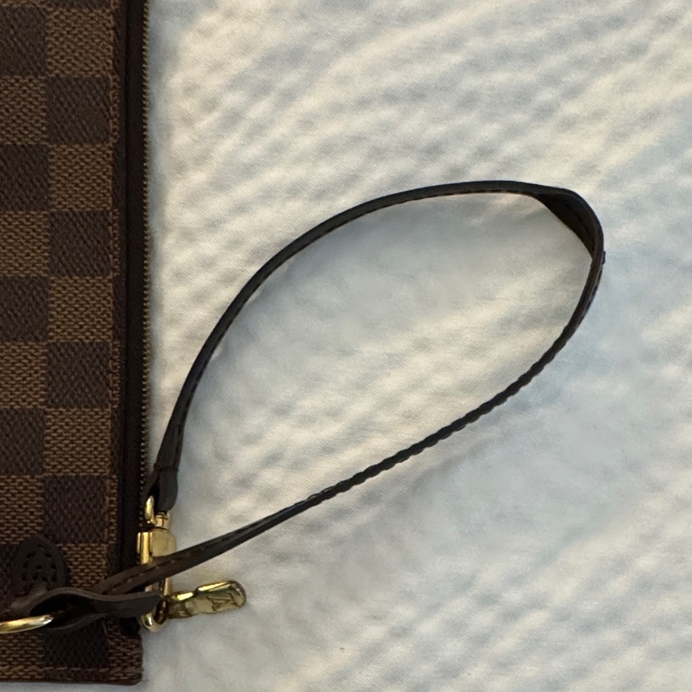 Louis Vuitton wristlet pochette - Picture 4 of 12